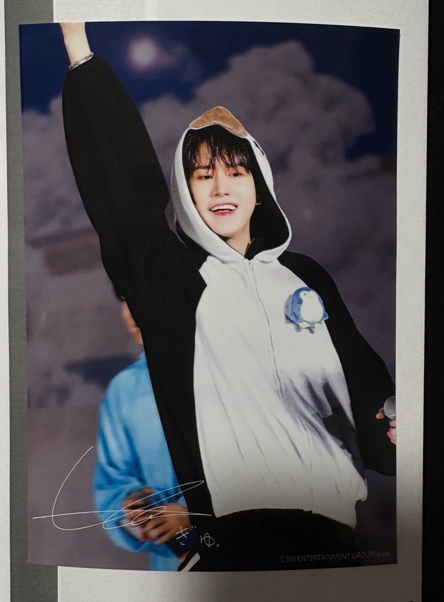 Hanleo2011's tweet photo. 【交換】SUPERJUNIOR SUPERSHOW10 ブロマイド L版 セブンイレブン

譲:キュヒョン🐧サイン有
求:ドンへ🐶サイン有

郵送交換希望
お気軽にお声掛けください🙇🏻‍♀️ https://t.co/eOBQNOy3n2