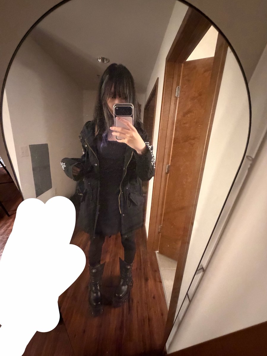 lnppcc8964's tweet photo. 生日这么穿咋样 🤔 https://t.co/kZ3zfNPI0W