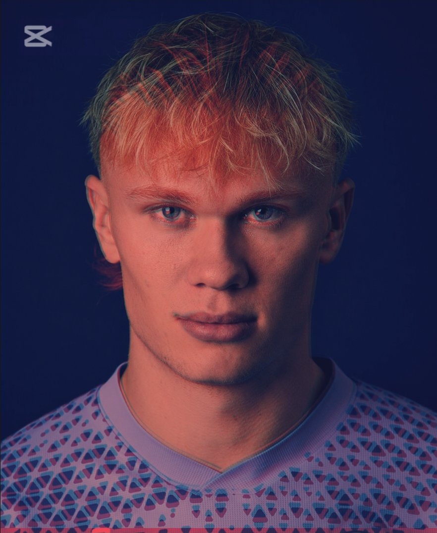 ry_annqb's tweet photo. @lardygew @Luffyuzis @ivanupdates I did (pls dont murder me) but all the ai changed was the hair and eyebrows. This "edit" is literally achievable bc its literally just those 2 things fking him up here's both photos stacked on top of each other. https://t.co/rV7X6SofhP