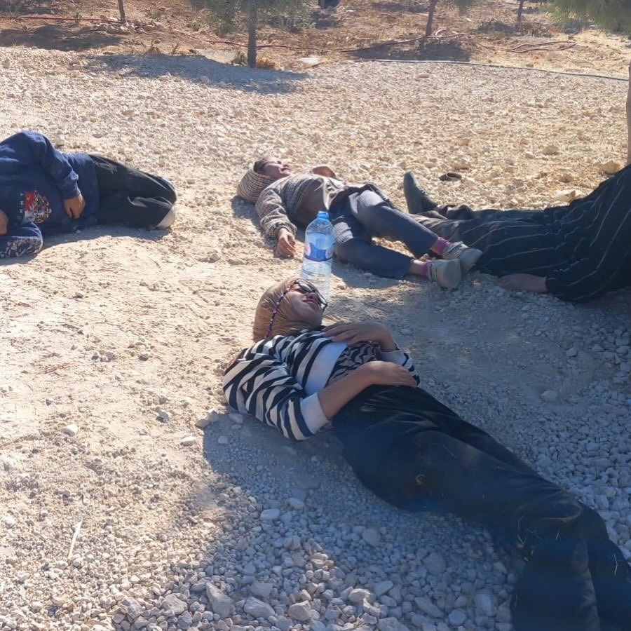 EyeonPalestine's tweet photo. Israeli settlers assault a Palestinian family, beating them and spraying them with pepper spray in the Huwwara area, east of Yatta, south of Hebron, while Israeli forces prevent an ambulance from reaching them. https://t.co/dOvlde4U1k