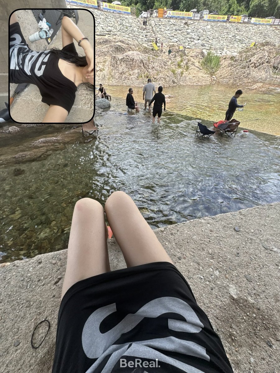 ka1t_o's tweet photo. 속초 왔구요
근데 엄마는 왜 내 잠옷을 입고 있는거죠? https://t.co/arxkn3PtKy