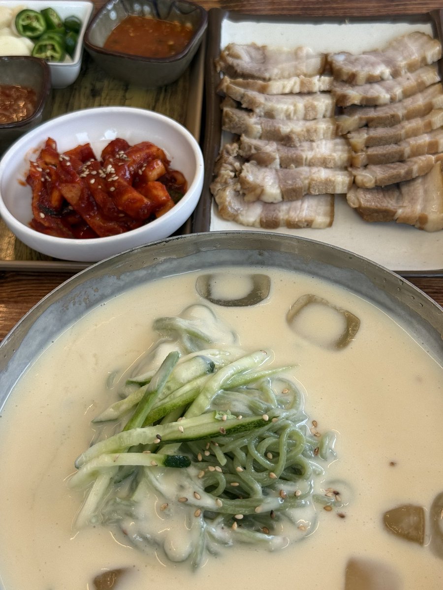 nevermissluv's tweet photo. 일요일은 좋은것..❤️ https://t.co/asVUKUy1SF