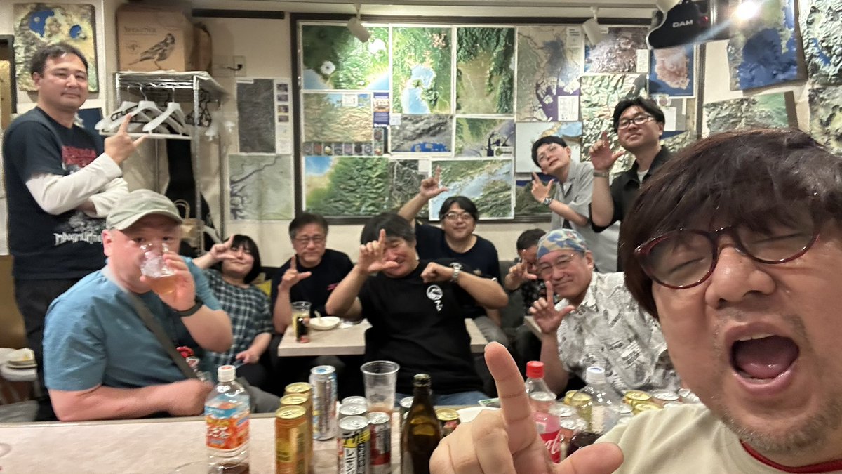 kizlog's tweet photo. 昨日 #ご当地カード交流会 に参加してきました。
国道ステッカーを手がけた方とお話ししたり、交流会会場からTickTokライブを配信してみたり、いつもと違った雰囲気も楽しむことが出来ました😉
8月の募集も始まってますので、興味ある方は是非ご参加を〜♪
次回、私は①に参加予定です。
#ロゲッター https://t.co/DKtaYpZUvh