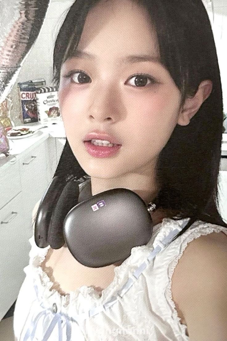 kurramie's tweet photo. 🧺💭
⟡꒰ིྀ want to buy | wtb lfs ꒱ིྀ⟡
maw pulangin weel part.2🍀

aab pc hanni headphone + minji line friends &amp; sg24 jaket biru (ribbon 🎀)

preferably yang good condi + bisa langsung co ajah ᝰ.ᐟ https://t.co/coNkcbgelH