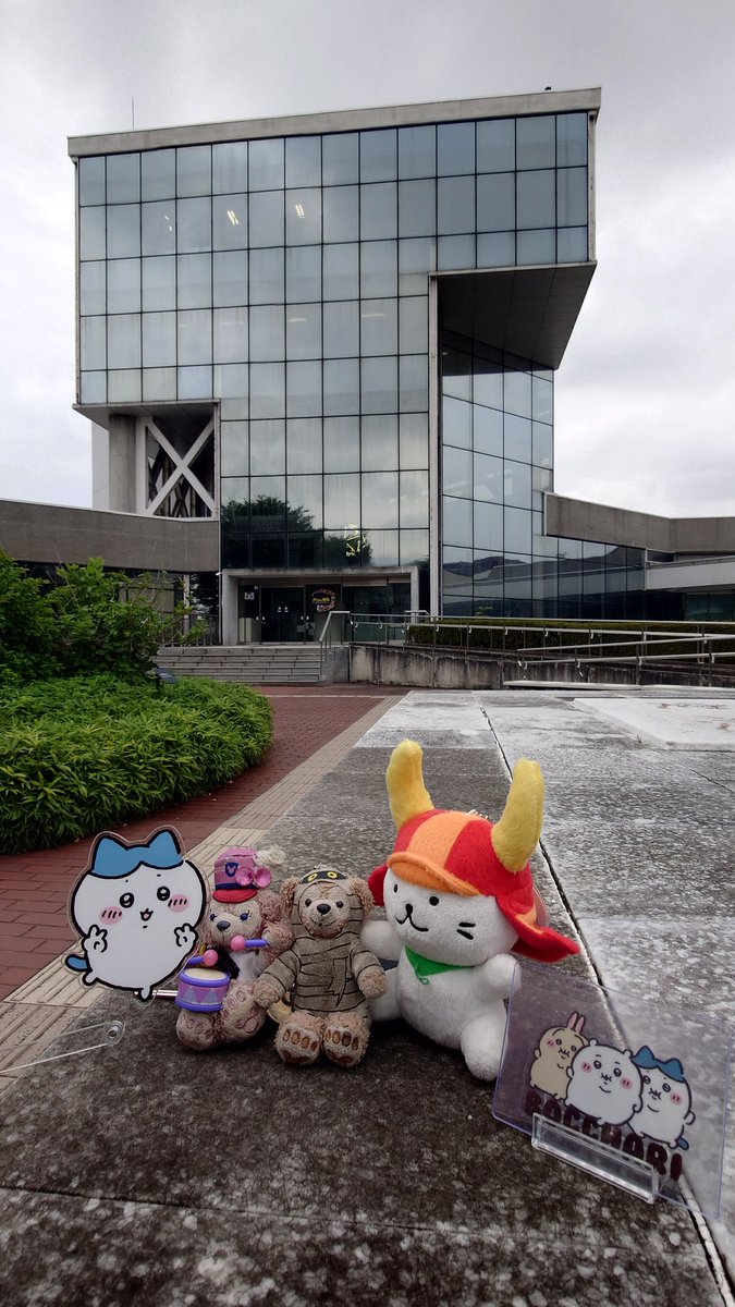 fiffypapa's tweet photo. ひこにゃん：発見💡
ケガフィー：まだ期間があるから、お母ちゃんと相談だね💡
#信長の野望出陣
#ゲームと美術
#栃木県立美術館 https://t.co/TPuQas46BZ