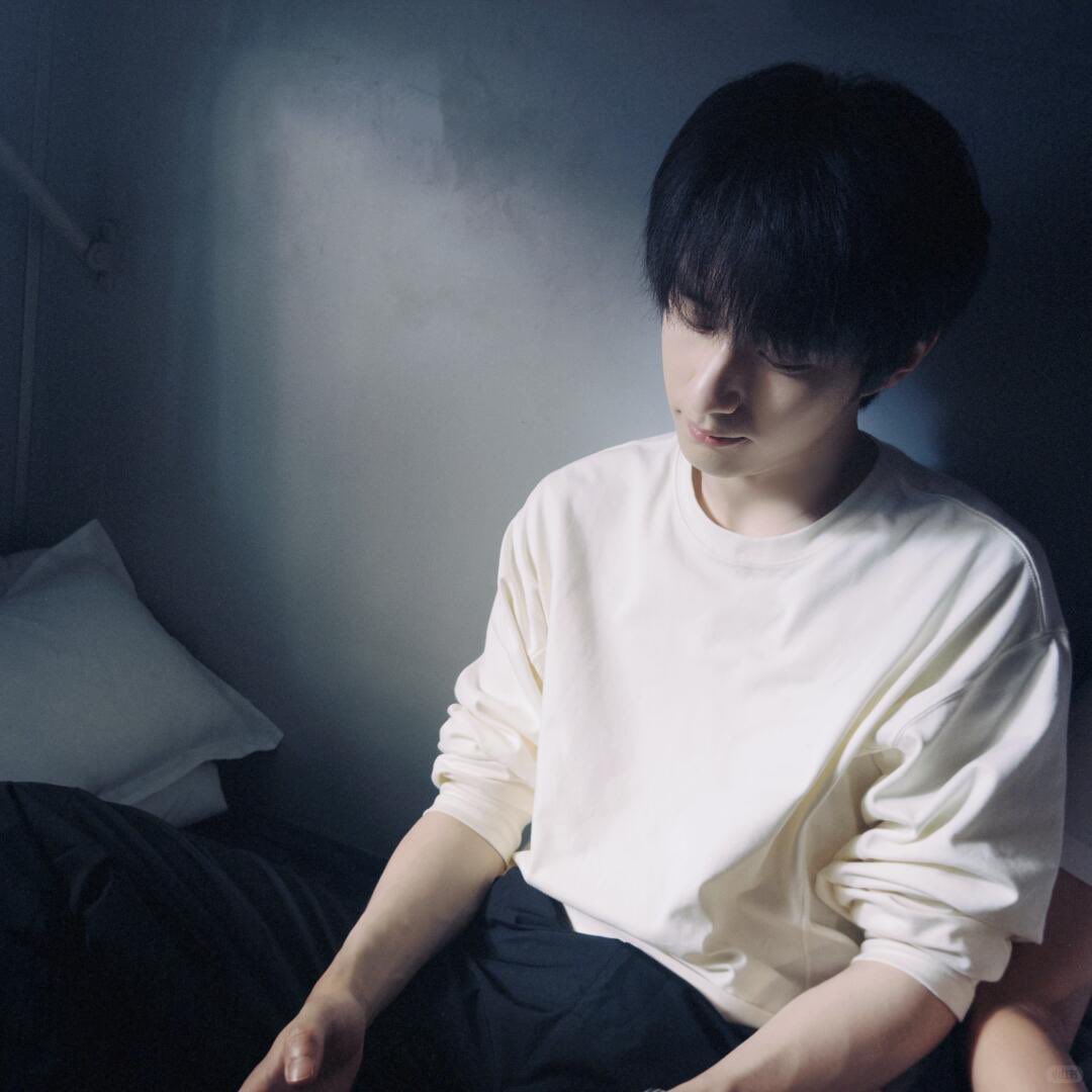dailyxuan999's tweet photo. [📸] 260712 | #XuZhenxuan xiaohongshu update.

อู๋เสียถ่ายรูปขึ้นกล้องอัตรา💯

🔗 https://t.co/FZ4jo5QD7V

(3/6)

#DailyXuan999 ⛄️ #บันทึกส่วนตัวของอู๋เสีย2 
#TimeRaiders2 #吴邪私家笔记2 
#สวีเจิ้นเซวียน #徐振轩 https://t.co/vmyTAEMpGW