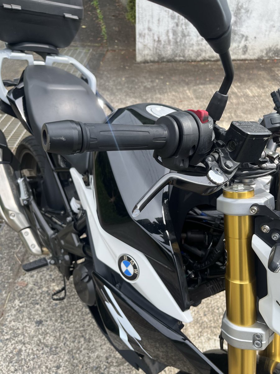 yuzukaisei's tweet photo. 1カ月半ぶりに乗車したら🏍️
立ちコケしてブレーキレバー折れちゃいました😭
#立ちコケ
#怪我なし
#忘備録 https://t.co/v7YQ9KH0Ov