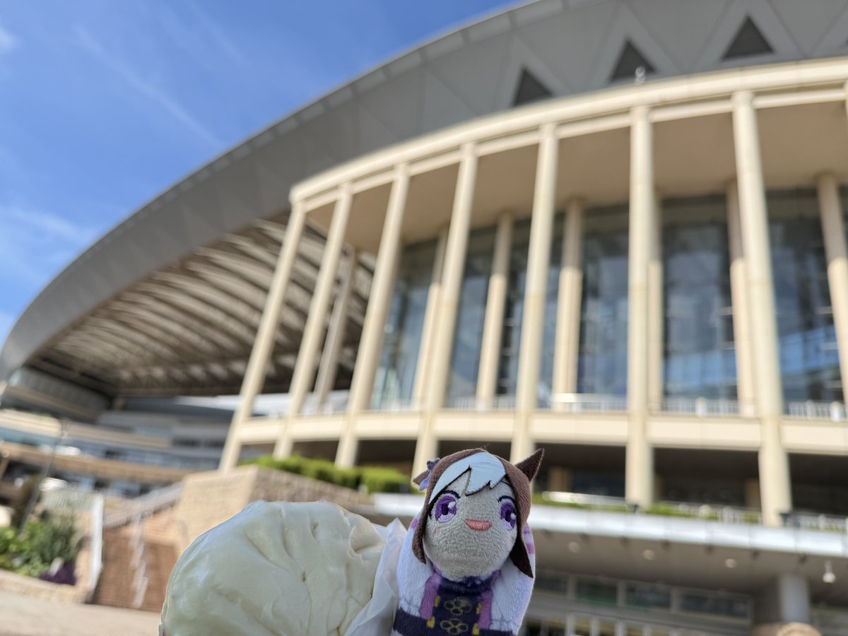 imo_tami's tweet photo. 小倉競馬場へ来ました！

モノレールに乗って競馬場へ行けるのは面白いですねぇ

せっかくなので場内で豚骨ラーメンをいただきました！

そして小倉名物の「揚子江の豚まん」も！
これがめちゃくちゃ美味しいですこの豚まん！

場内には日本庭園もあり素敵な競馬場でした

⸜(˶ˆ꒳ˆ˵)⸝ 🐎 https://t.co/tYweGpCUpf