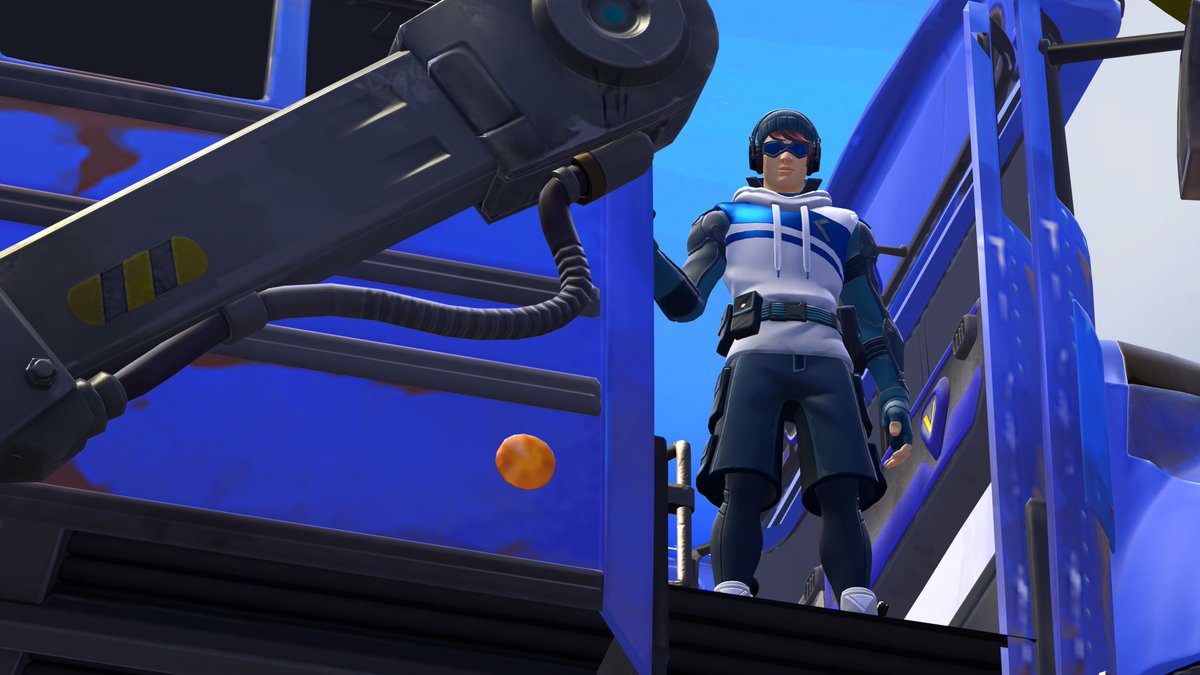 ElectricFox37's tweet photo. Working on a little something something dedicated to this season. Hopefully if all things go well, this'll have a bunch of skins/characters of my choosing per photo🎯 https://t.co/IoOYjejox0
