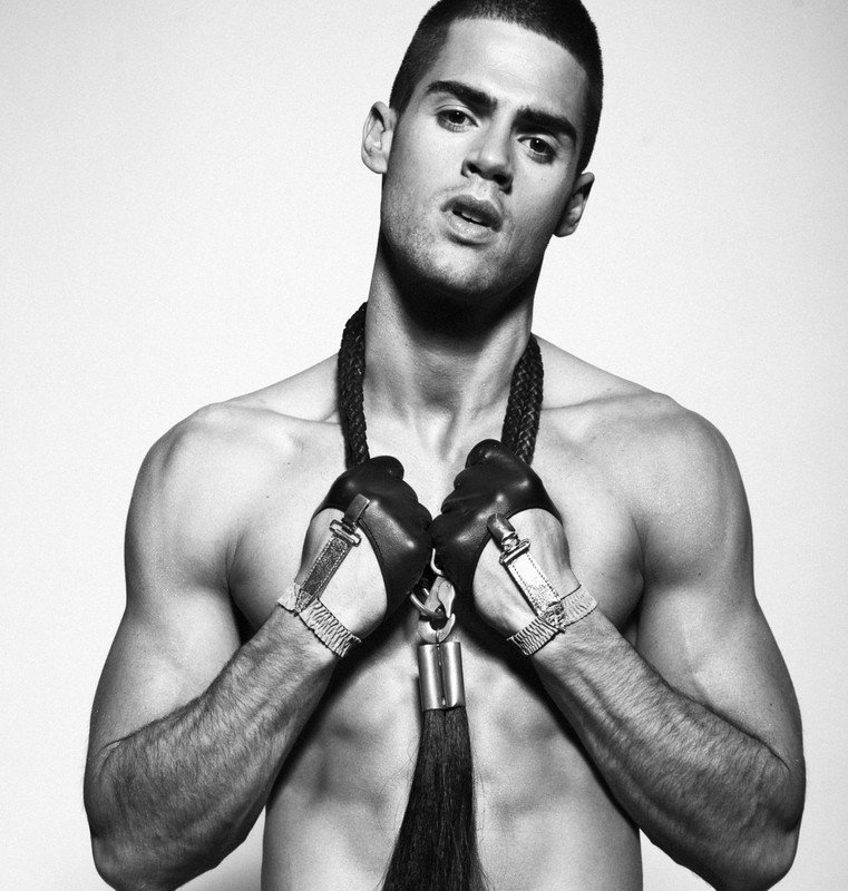 M0d4M's tweet photo. Chad White by Josep Sinclair / 2012 https://t.co/hBTckF9has
