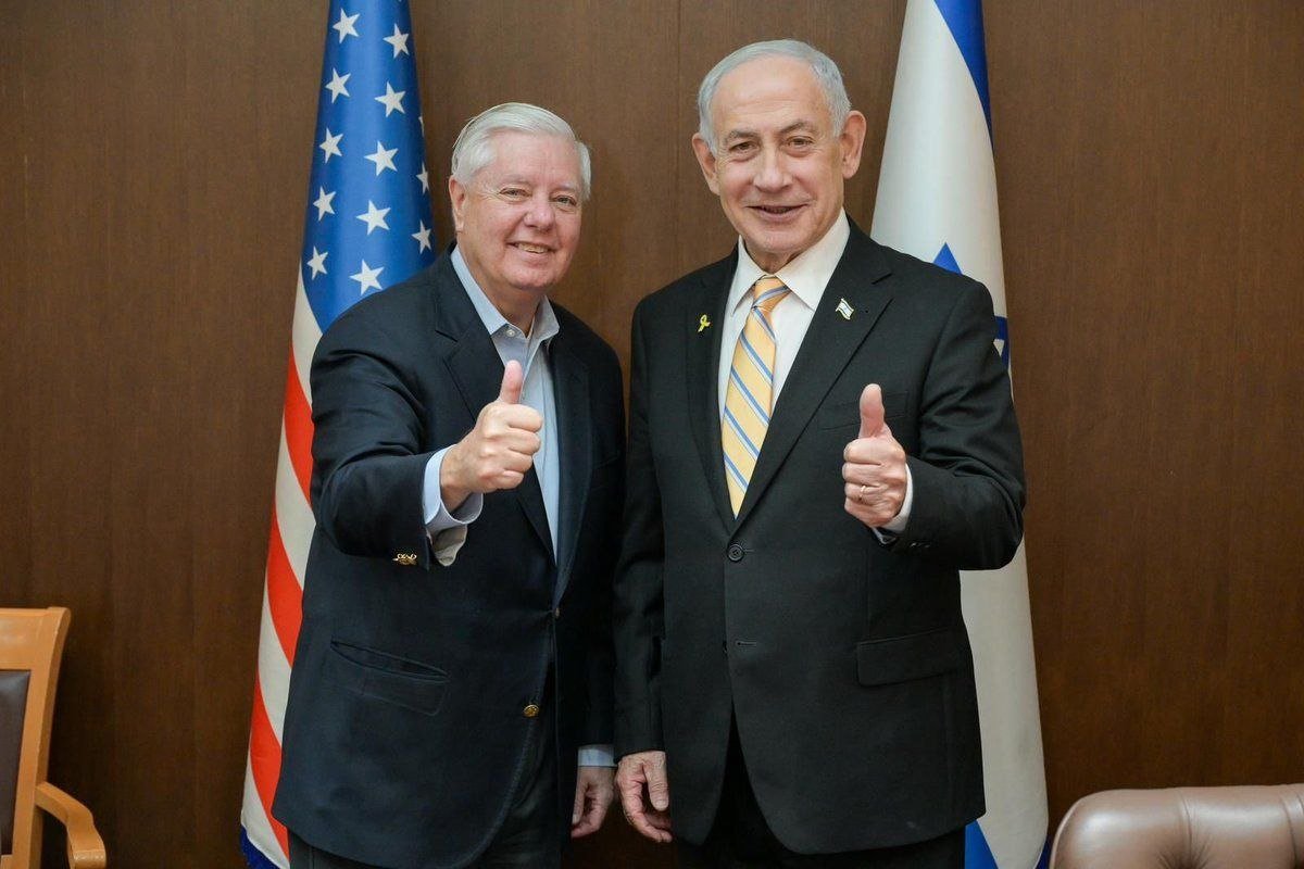 im_mirzo's tweet photo. G‘azoga yadroviy zarba berishgan chaqirgan buzg‘unchi senator Lindsey Grem endi keyingi kunni ko‘rmaydi. U 71 yoshida kasallikladan vafot etdi. https://t.co/NYSaJ3y3US