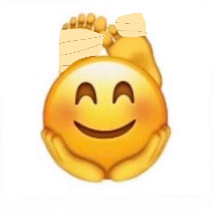 gnomelf_'s tweet photo. @kxrenrants @leonaoolish Yea and I’ve also spent way to much time drawing on her feet https://t.co/SSyin0qc60