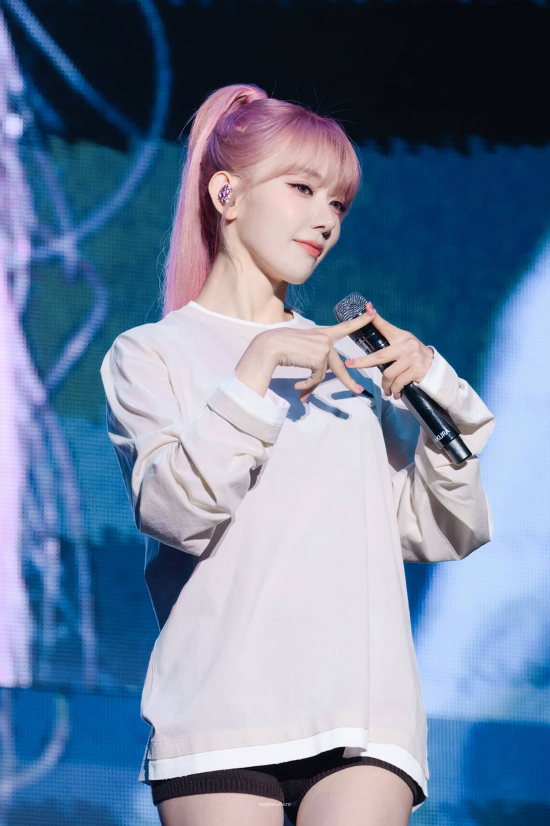 maplensakura's tweet photo. 260712 Sound Check

오늘도 화이팅!  

#LE_SSERAFIM #르세라핌 
#SAKURA #사쿠라 #宮脇咲良 #ックラ https://t.co/KAHpivssyh