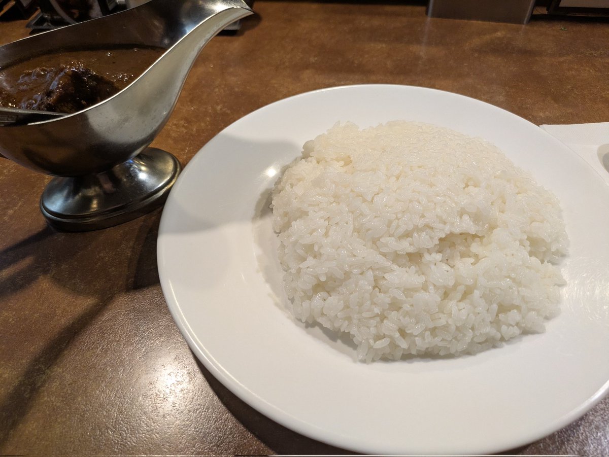 relyu_916's tweet photo. ということで大阪を脱出…と言ってもお隣尼崎の塚口なんですけど🤣 ずっと気になってたアングルさんに行ってきました。よく煮込まれた肉の味がめっちゃ濃いー🤩 いちばん高い特選和牛ビーフカレー頂いたけど大ぶりの肉が超柔らかい、これで2000円行かないのは凄い。めちゃくちゃ美味しかった。 https://t.co/6wRckx5xDq