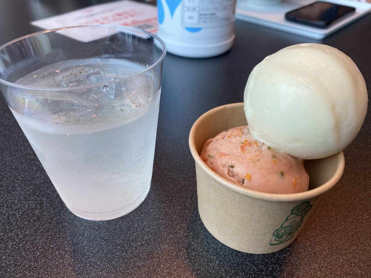 yomoginc's tweet photo. サマースイーツコレクション🍨

ペアリングカクテルセット🍸
ジェラートがピリピリ不思議なお味！
アジアに恋しても頂けてお腹が幸せ☺️ https://t.co/MbvbcHIMnf
