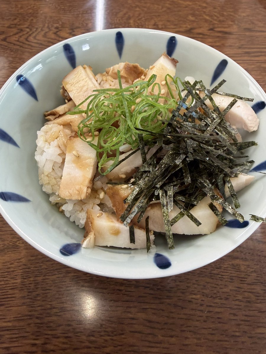 ORANGE04712797's tweet photo. お昼ご飯😋 https://t.co/3xFdwv1dLS