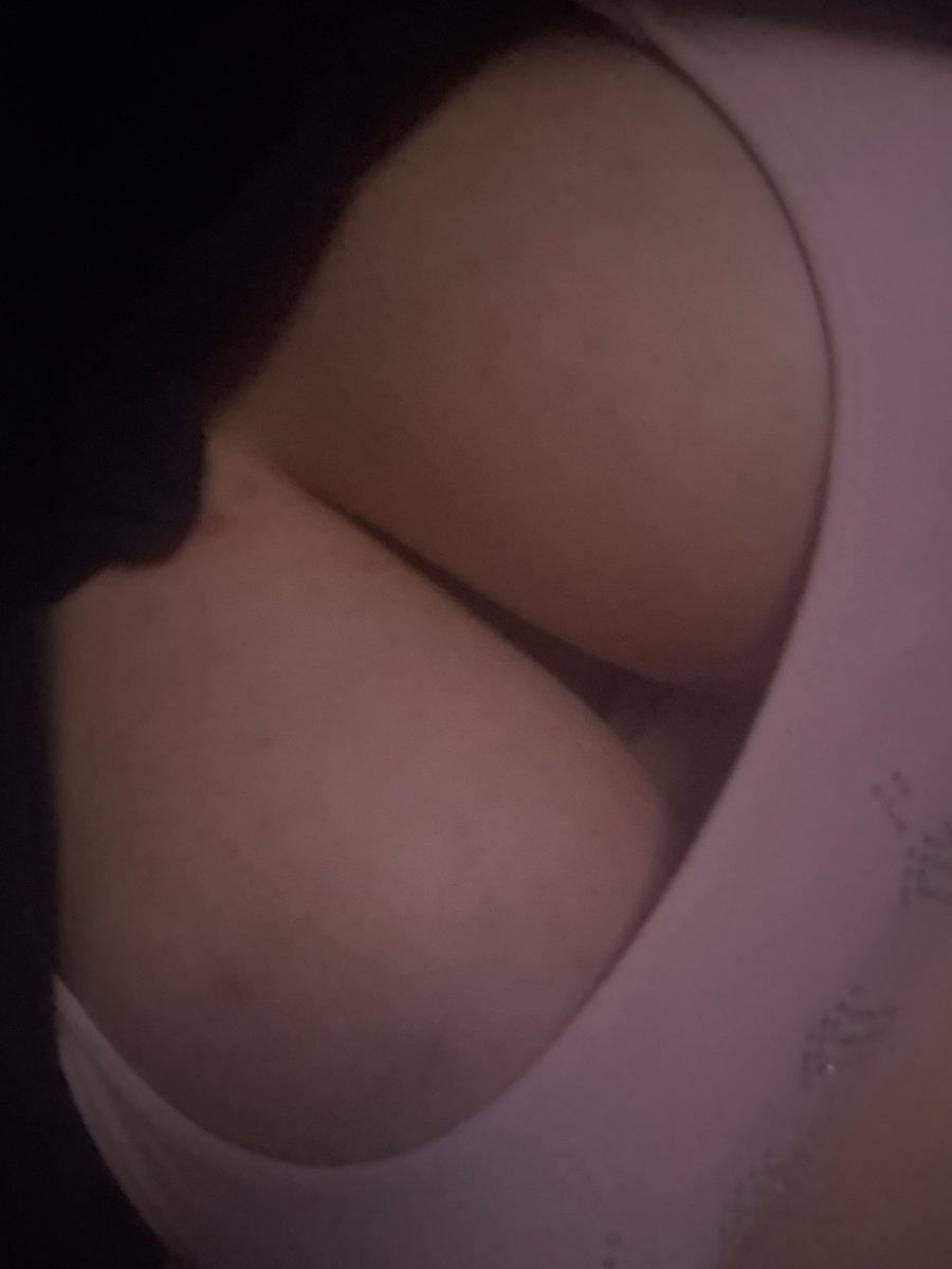 x1Repennt's tweet photo. i look so paleee😭

#nsfwtwt #nsfwtwtًً  #nsfw #bigtits https://t.co/HpE8Fr1kD9