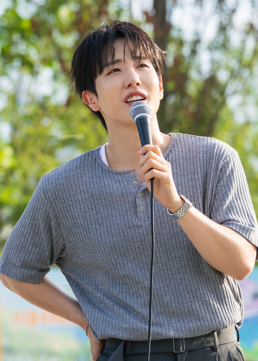 Luminous0222's tweet photo. 260711 HEEJAE's Special Busking in 망원

🍀
 
#세븐어스 #SEVENUS 
#희재 #HEEJAE https://t.co/sDfxElTRlz