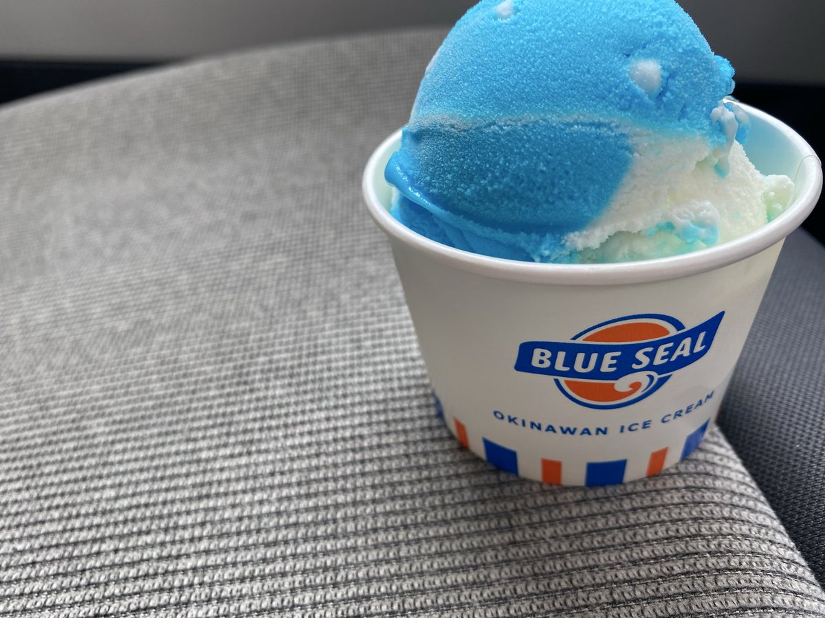 nyan00ma's tweet photo. ホームセンターにブルーシールアイスがきてた🥰
王道のブルーウェーブ購入🏖️
美味しかったー😋
とりあえず水色があったら間違いなく選んじゃうよね🤭💞
#アクロバティックサファイアブルー🩵
#塩﨑太智　#BLUESEAL https://t.co/MoHWJf7gcp