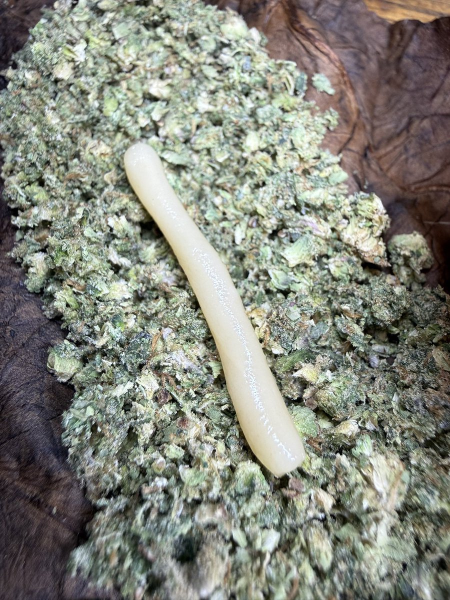 Thomasbudss's tweet photo. #Weed delivery in The Shard, London Bridge, Borough Market, #Southwark, London Eye, South Bank, Waterloo, Lambeth, Vauxhall, Battersea, #Clapham, #Brixton, #Peckham, Dulwich, #Greenwich, Royal Observatory, Canary Wharf, #Docklands https://t.co/cXZvlJItol