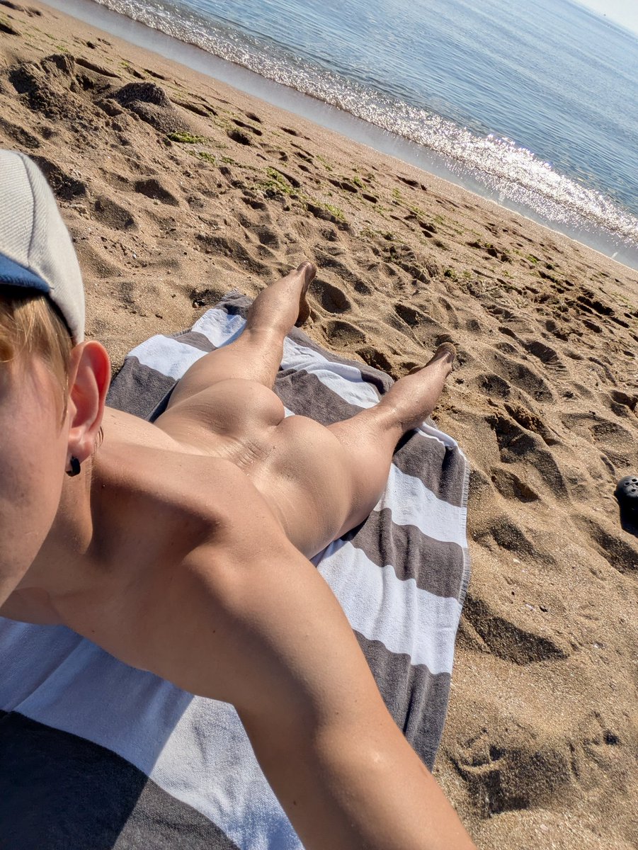 AndyBenningto4's tweet photo. 🍑🌊 https://t.co/Yuu9XvP7mP
