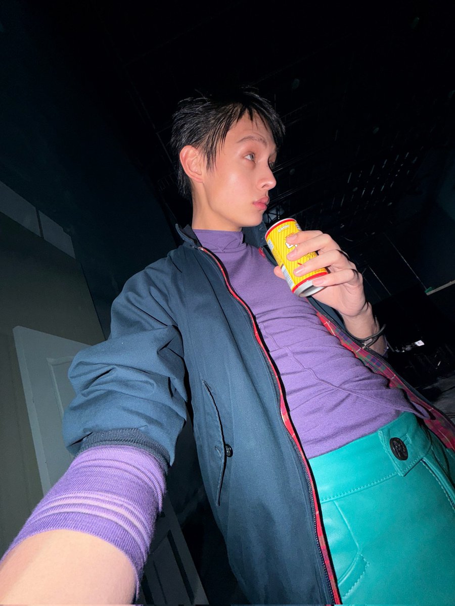 cortisjhames's tweet photo. can i be your gameboy? 👾 https://t.co/d2mhcvU1fr