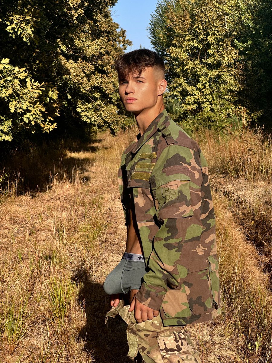 studentuncut's tweet photo. Soldier boy in the house

My TG: https://t.co/E95hJyvDrT https://t.co/s1i4p3fY8b