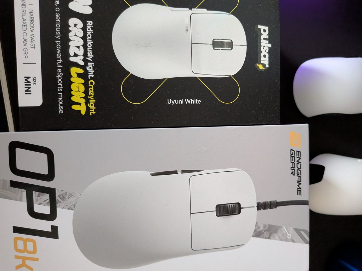 MinaDukiv's tweet photo. ついこの前どっちか悩んでx2n買って
なんと使用期間1週間のop1v2安く譲ってくれる事になって気がついたらマウス2個 https://t.co/FrtlPpNYXO