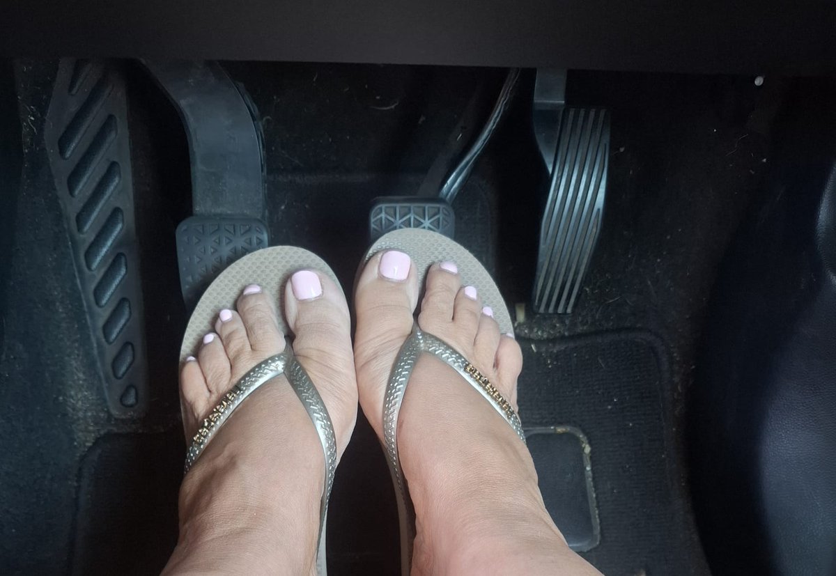 funwithfeet tweet media