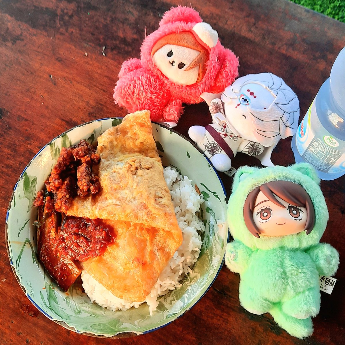 bitetoberry's tweet photo. Mabar (makan bareng) sego sambelan 🌶🥵 https://t.co/Y1dMDFs4LV