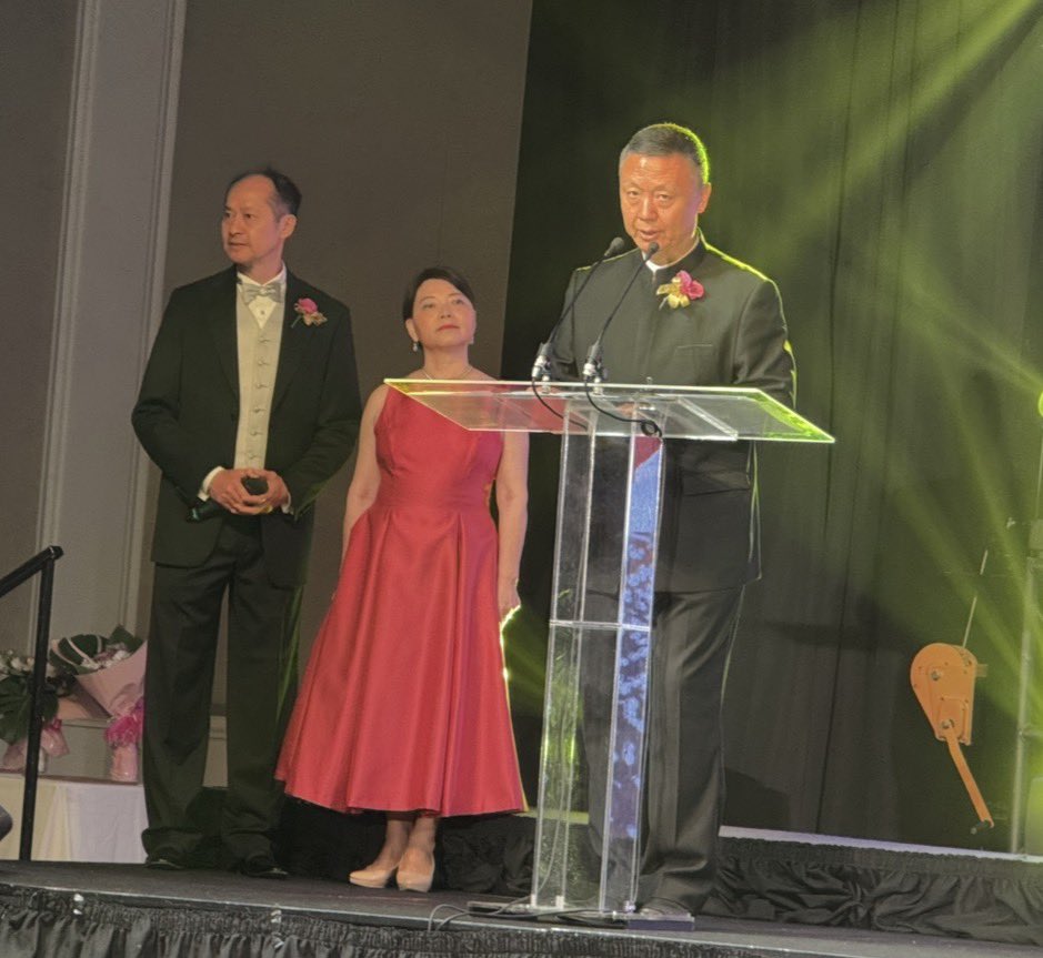 JustinPoyAgency's tweet photo. Congratulations to all of the 2026 Chinese Canadian Legend Award winners! It was so good to see so many friends, especially friends who were recipients this year, All incredibly deserving! https://t.co/GLklK1lzHg