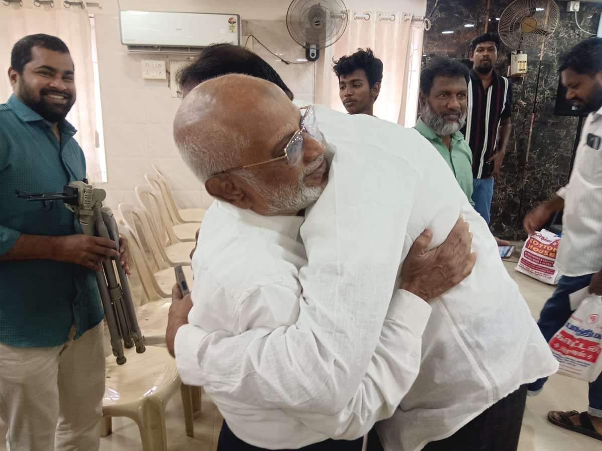TambaramY's tweet photo. தமிழ்நாட்டின் முன்னணி அறிஞரான அண்ணன் குலாம் அவர்களை சந்தித்த போது ... https://t.co/DEYXqMm2ZU