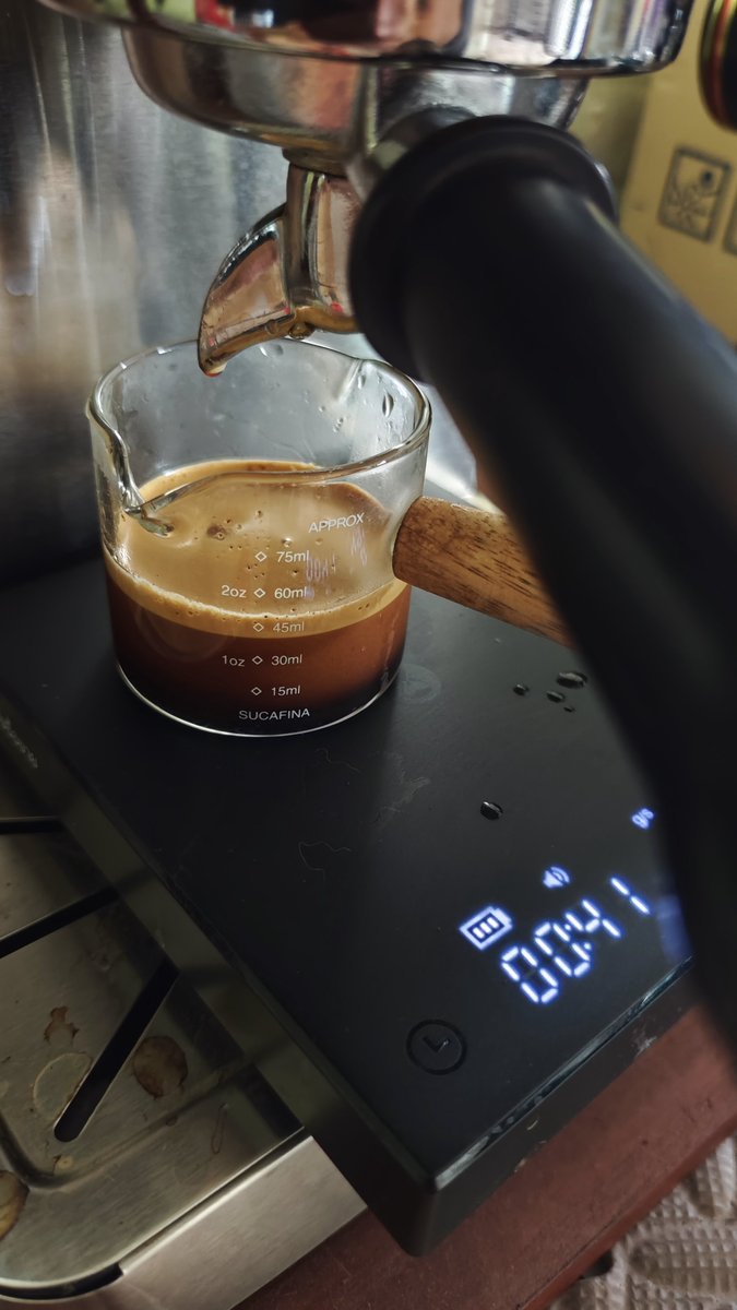 StromInSea's tweet photo. ดื่มกาแฟกันครับ https://t.co/QnRn1WPepb