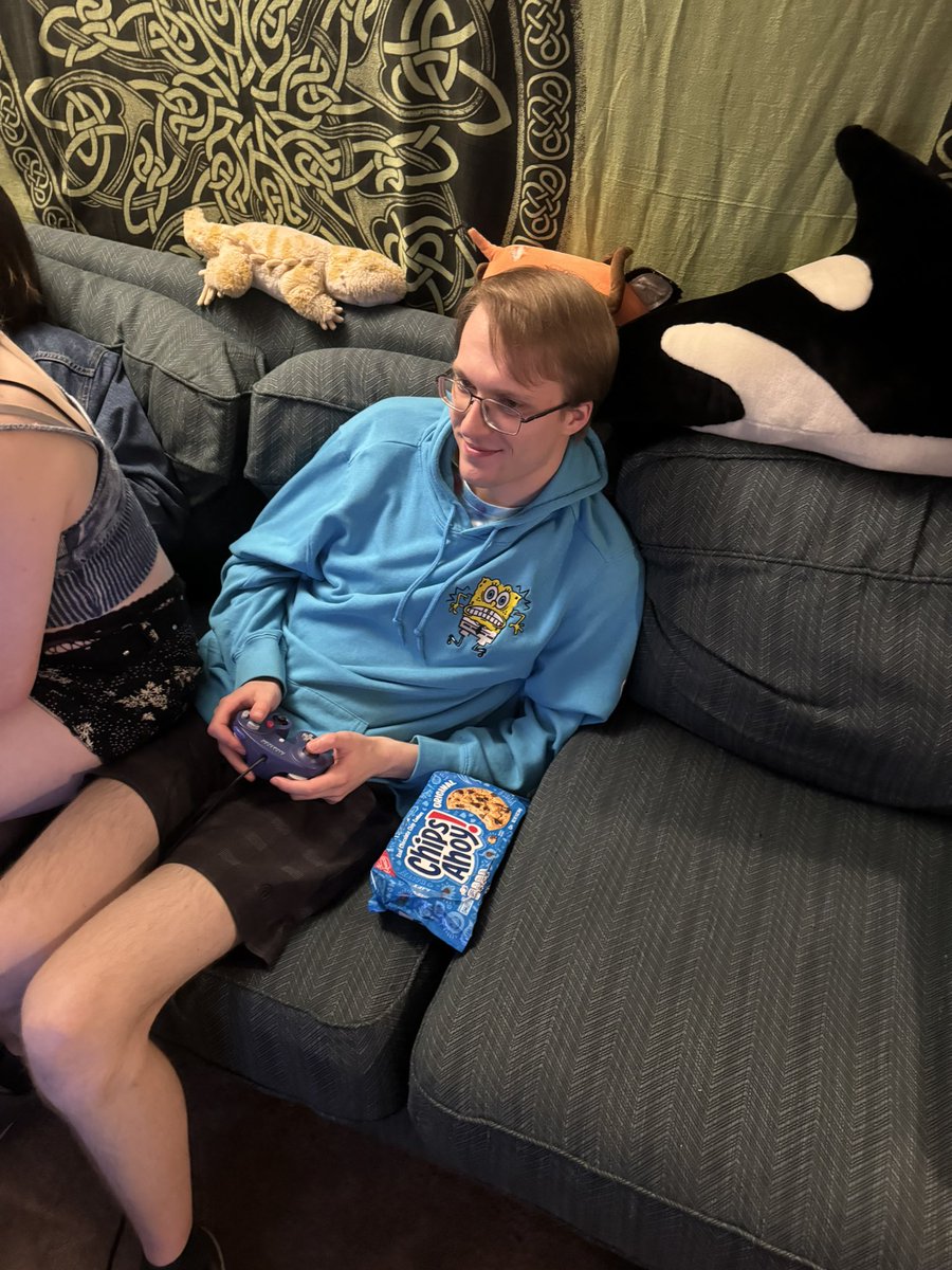 goyardssb's tweet photo. . @grim_tipper is in a house with 40 women and is instead downstairs eating original chips ahoy and playing Mario sunshine #goatbehavior https://t.co/FhL7Nmapmr
