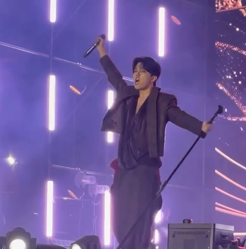 DimashDutchDear's tweet photo. The concert that @dimash_official gave yesterday at the Altay Festival 2026 will be aired tonight at 21:25 Kazach-time (18:25 Dutch time) on:
https://t.co/AzIQhVKCN7
Don't miss it!
#DimashQudaibergen
#Dimash
#AltayFest2026
#Dears https://t.co/XpIZw5PTOX