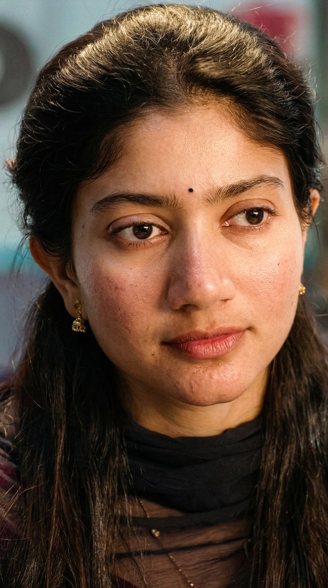 UHQ_TWEETS's tweet photo. Sai Pallavi 🖤✨ https://t.co/MbQUhgWNd3