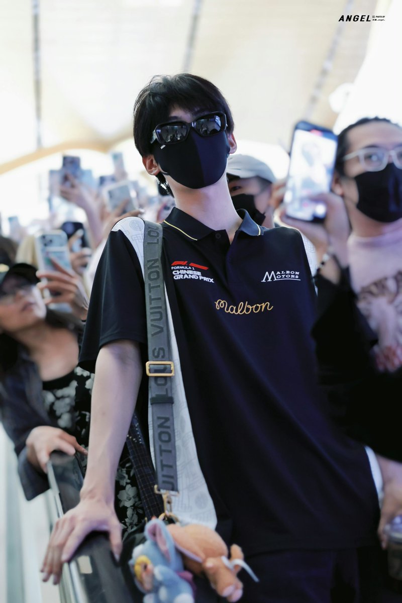 astrophile_zky's tweet photo. #小城春色 Day 0 — Arrived in Yunan

ส่งทีมงายมารับเพิ่ม คนเยอะไม่ไหวววววว~

#周柯宇 #โจวเคออวี่ #Zhoukeyu #DanielZhou https://t.co/GBrOBybGax