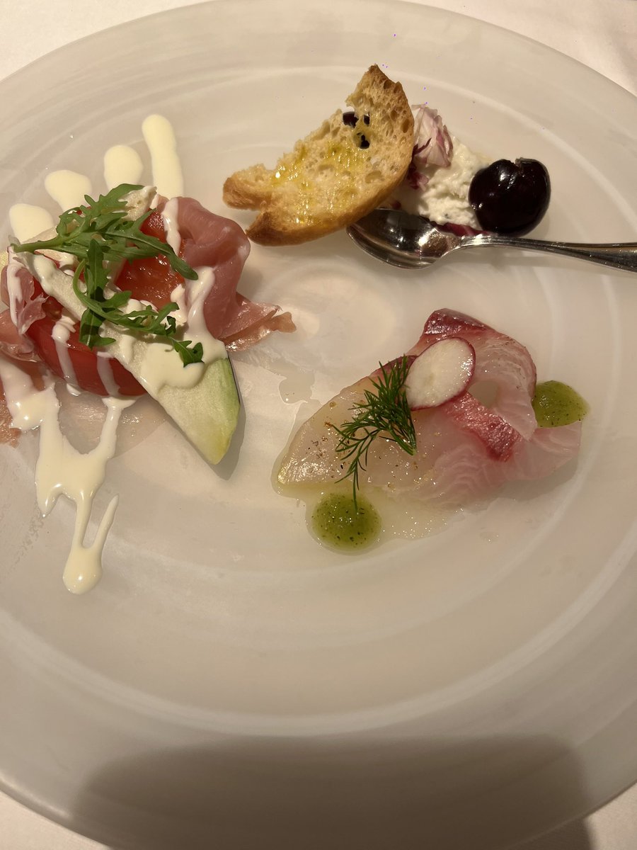 taroukagi11's tweet photo. ランチ😋🍴💕 https://t.co/LCcTYDI9p7