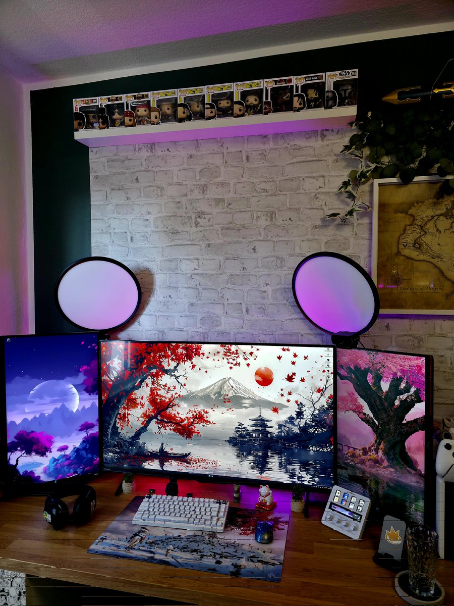 Benny_The_Nerd's tweet photo. Hey, meine #Nerds!
Mein #GamingRoom ist komplett umgeräumt und sieht aus wie aus dem Traum! Neues #Setup, mehr #Platz & geile #Vibes.
Besonders stolz auf meine #FunkoPop und #Gaming #Sammlung. Von #Chaos zu #clean & #cozy!
Zeigt mir mal eure Rooms.
(1/4) https://t.co/QnBobiMFFK