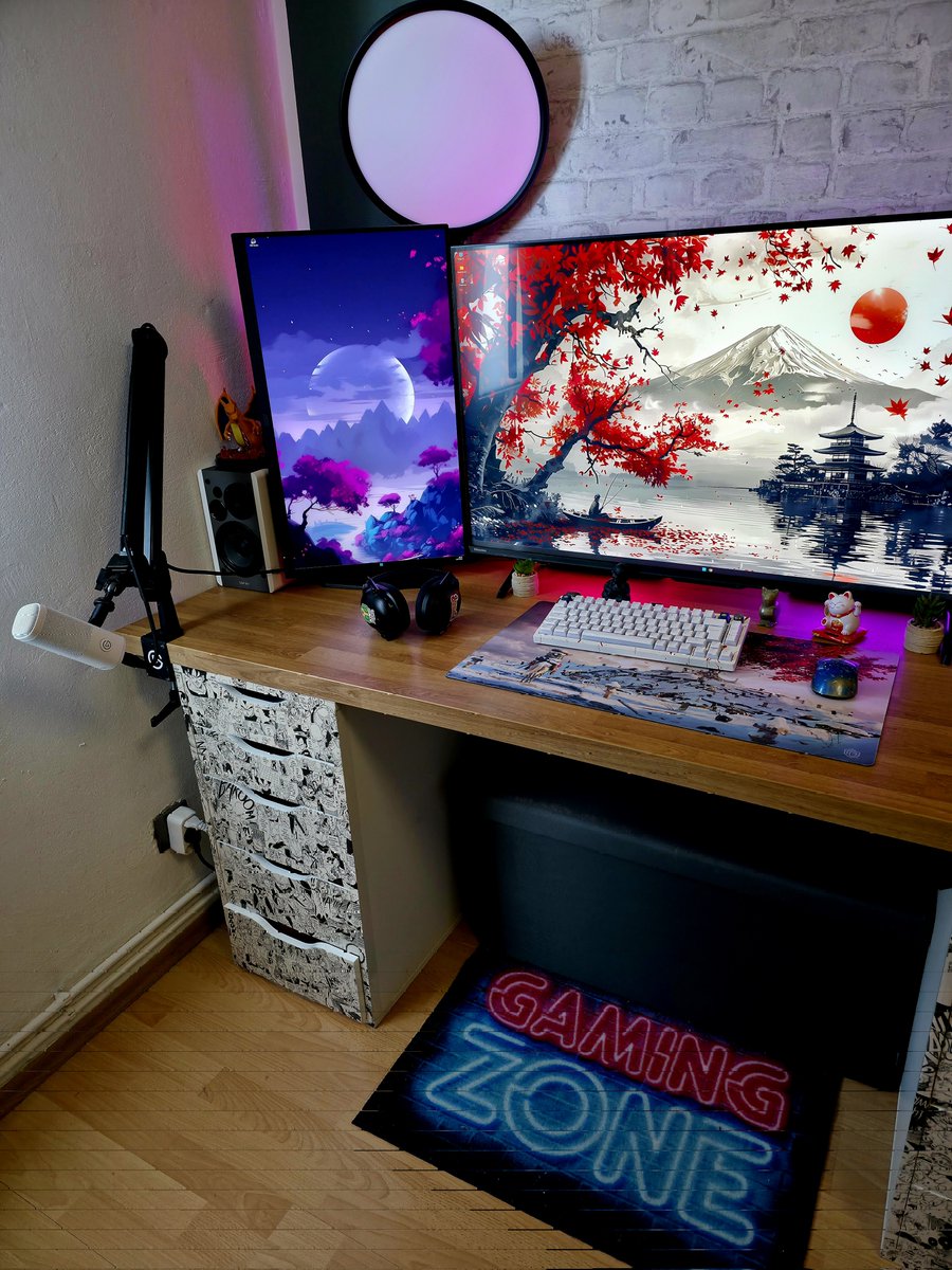 Benny_The_Nerd's tweet photo. Hey, meine #Nerds!
Mein #GamingRoom ist komplett umgeräumt und sieht aus wie aus dem Traum! Neues #Setup, mehr #Platz & geile #Vibes.
Besonders stolz auf meine #FunkoPop und #Gaming #Sammlung. Von #Chaos zu #clean & #cozy!
Zeigt mir mal eure Rooms.
(1/4) https://t.co/QnBobiMFFK