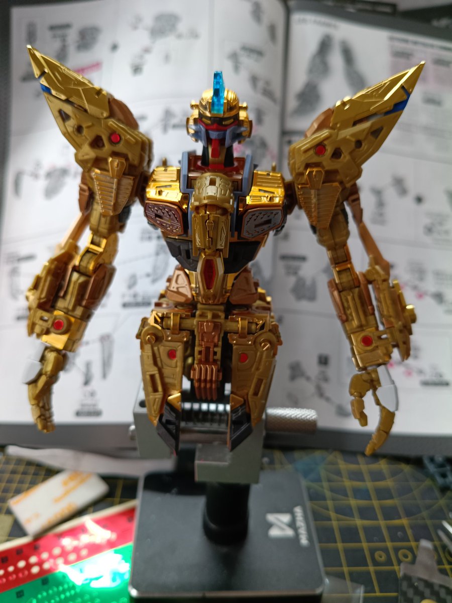 Zekegunslinger's tweet photo. ＃ガンプラ （心が）折れないように慎重に https://t.co/W6ov0r6PI9