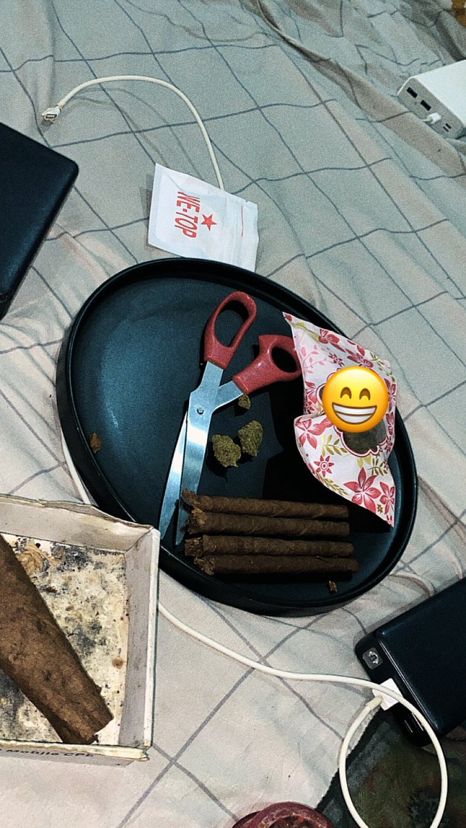 GodsChild08_'s tweet photo. sabbath day🌈….💨

#fyp #fypシ゚viral #sunday https://t.co/WK5dXNP2pt