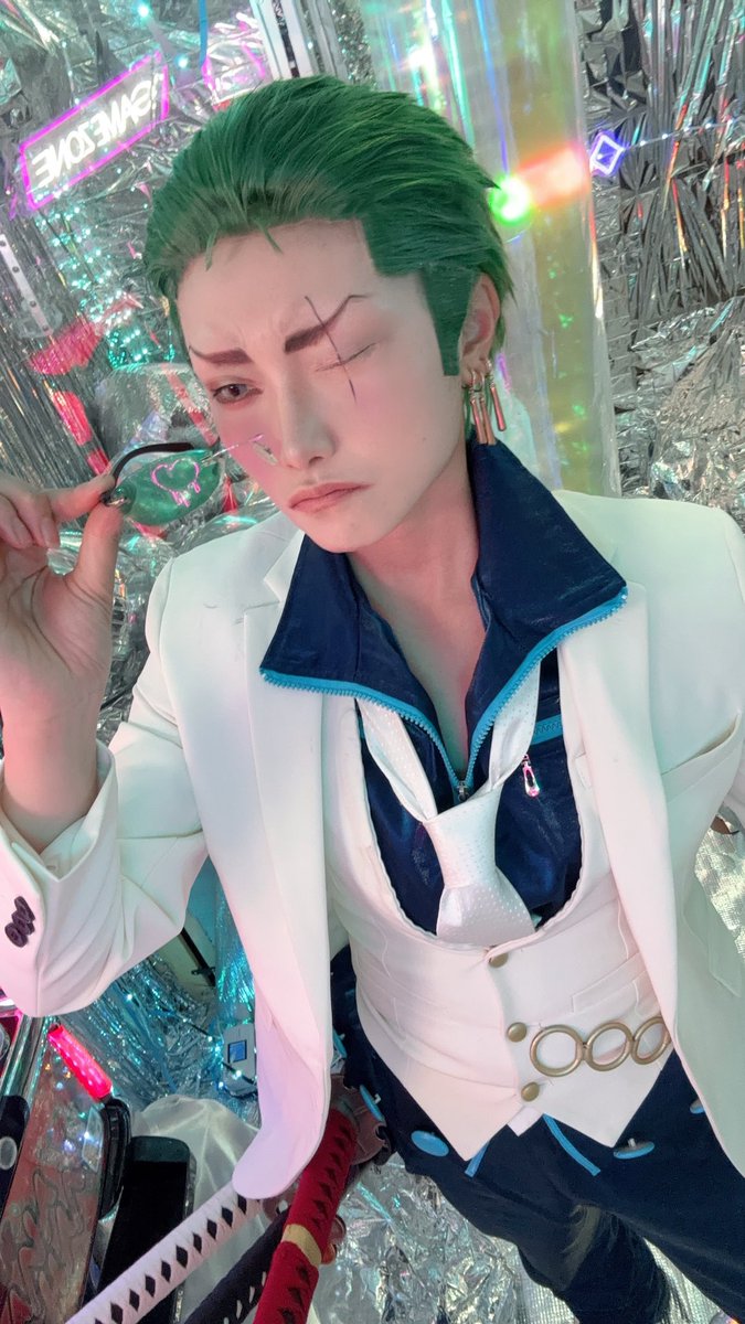 fry_pan's tweet photo. ※コスプレ

GOLDゾロくん撮影してきました🎰
更衣室でサングラス真っ二つになり半べそでした😭😭😭😭😭
リベンジします🔥🔥🔥 https://t.co/vosILuS0FP
