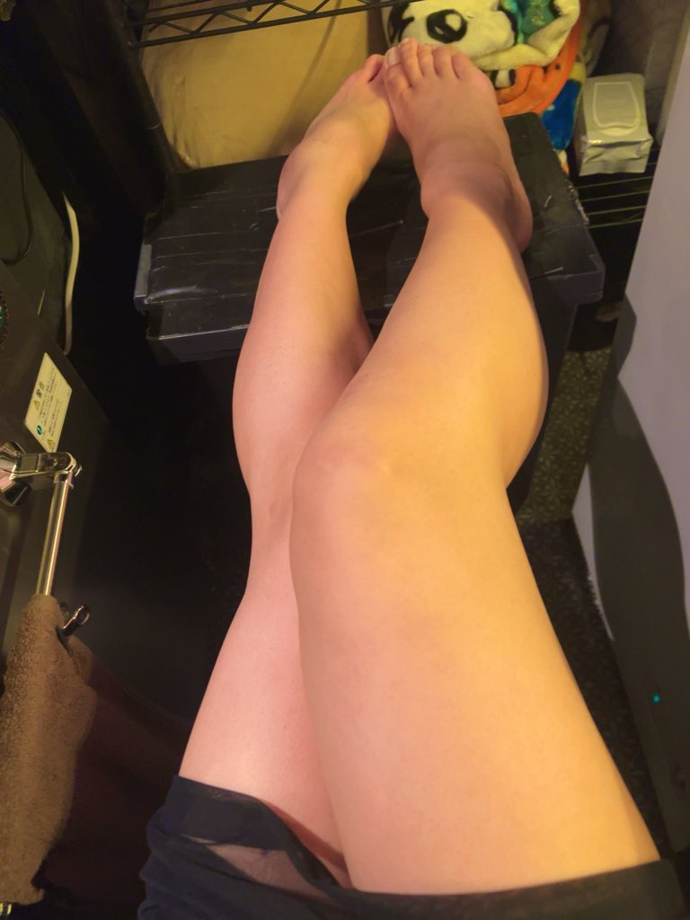 x2san's tweet photo. 7/12日（日）

❤️大阪の女装です♡男の娘ですけど仲良くしてね♪(＾ｰ^)美脚が自慢wミナミにおいで❤️

♡女装MIXBARゆきちゃん家♡

🟥21時オープン〜朝まで🟥

🍻飲み放題&カラオケ付き
（TAX・チャージ無し）
お一人様
①最初の１時間→2,000円
②延長１時間ごと→1,500円

カラオケ🎤歌い放題

ゆきママ💕初見さん歓迎

✨飲み放題&歌い放題🎤🎶🍻