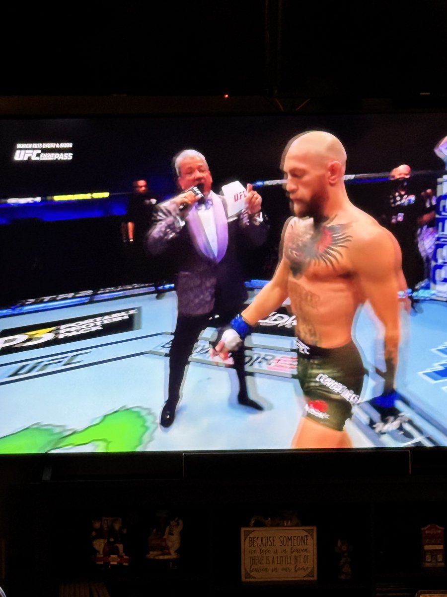 JosephH53645653's tweet photo. I blame Bruce Buffer’s non custom blazers for The Macs loss…. He’s a fan boy for the losses… @brucebuffer @TheNotoriousMMA #bufferblazercurse #ufc #poiriermcgregor2 https://t.co/Gjz7p3RDwE