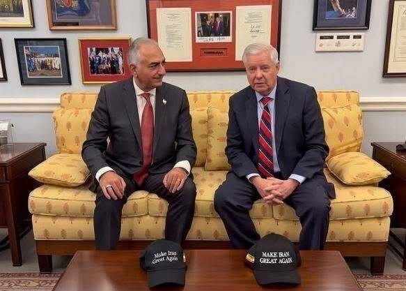 yasbim_313's tweet photo. گراهام قول داده بود در کنار پهلوی، دوباره ایران رو بزرگ و باعظمت میکنن.

هیچی دیگه همین 😂😂😂😂😂😂 https://t.co/qtdHGhXtaQ