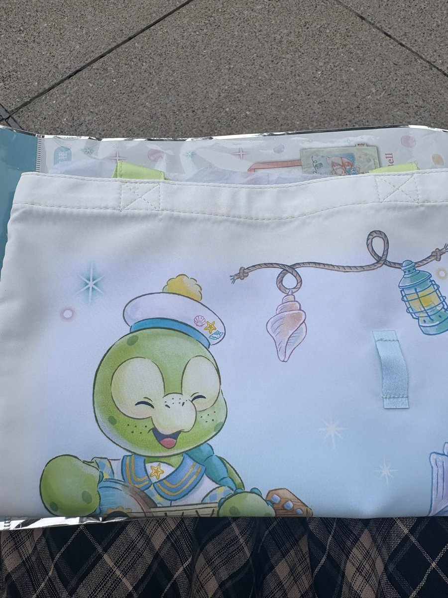 _piyo317's tweet photo. 【交換】
ダッフィー＆フレンズ ファインド・ユア・ビューティフル・ブルー トート バッグ ディズニー 交換

【譲】オルメルorシェリーメイ

【求】ステラルーorクッキーアン

本日シーにおります。
現地で手渡し希望です。
お心当たりある方はご連絡をお願いいたします。 https://t.co/eWxyjq2m0u