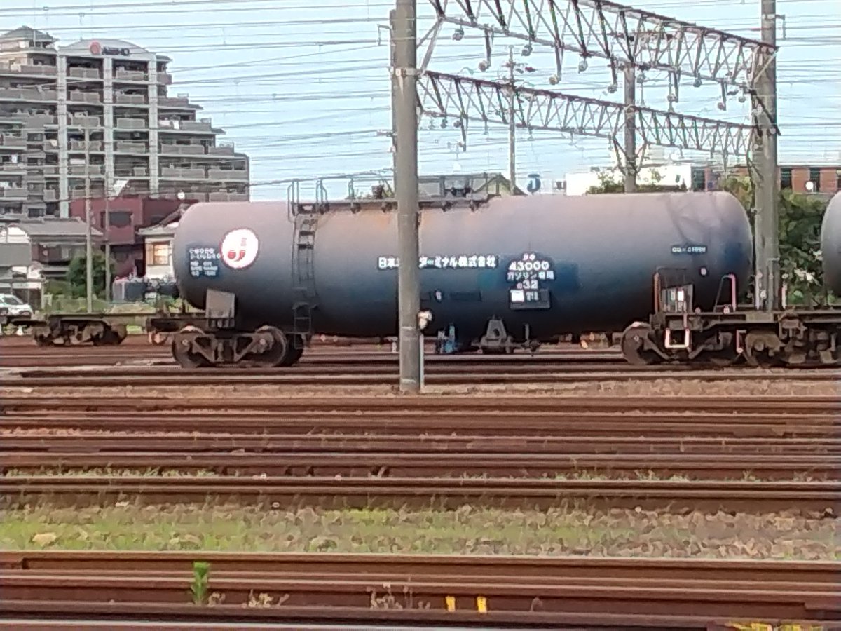 Dc82Hida's tweet photo. おや、稲沢にオイルターミナルの青タキが。知多からかな？
しかもトップナンバーがいるだと！ https://t.co/DB7KgbPMaA