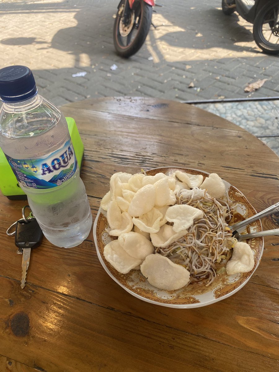 nawkite's tweet photo. hapsun teman”, janlup makan https://t.co/iCQ7D6ma9N