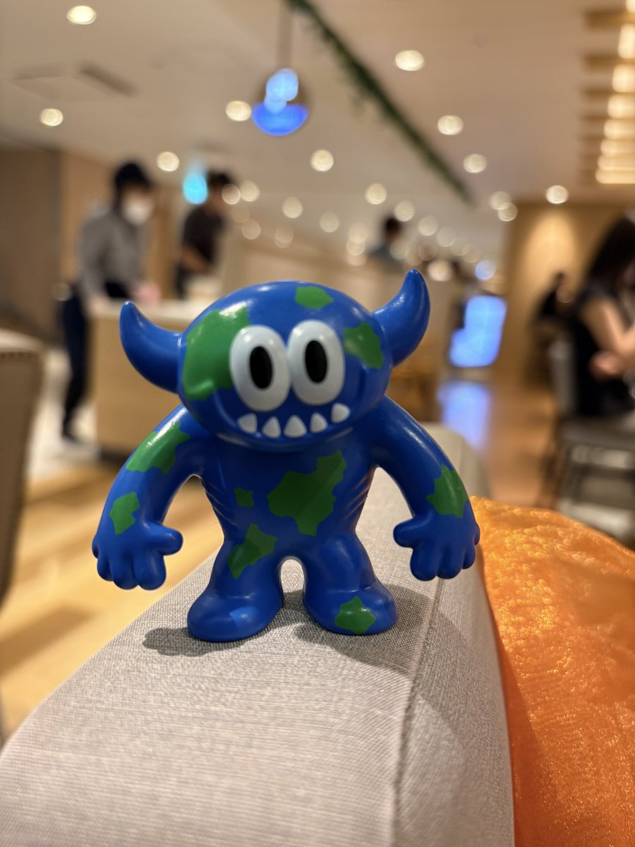 HobyHobyChopper's tweet photo. ヨドバシ梅田でガブリアンをゲット✨
アースは雲やら島を追加で書き込みたくなるやつ
#kamakiri
#ガブリアン https://t.co/oFDjQmR6VU